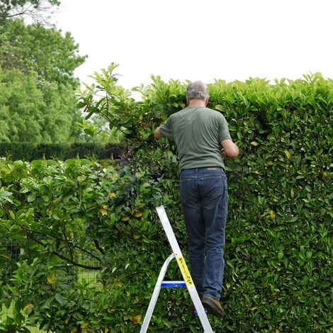 COSTWAY Escabeau Pliable à 3 Marches En Aluminium 58CM De Hauteur,4 Pieds Antidérapants,Charge Maximale 150KG Pour Maison Echelle Pliable 4 COSTWAY Escabeau Pliable à 3 Marches En Aluminium 58CM De Hauteur,4 Pieds Antidérapants,Charge Maximale 150KG Pour Maison Echelle Pliable – Image 4